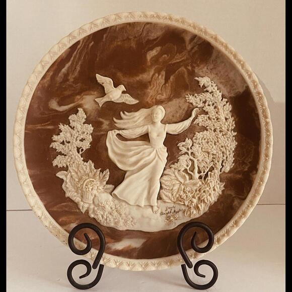❤️SOLD❤️Vintage Incolay Stone Cameo Collector Plate “To A Skylark” 1979 - Picture 1 of 5